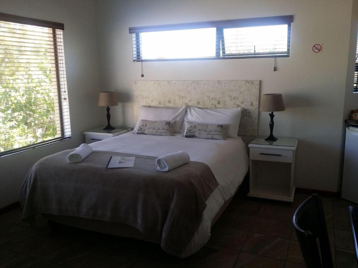 12 On Beach Guest House Saldanha Bay Esterno foto